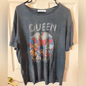 Daydreamer Queen Graphic T-Shirt - L